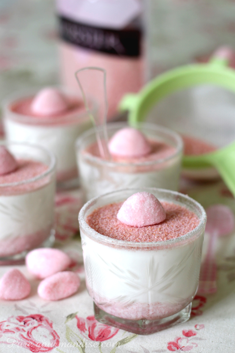 Panna cotta rose au lait d'amande - Pure Gourmandise