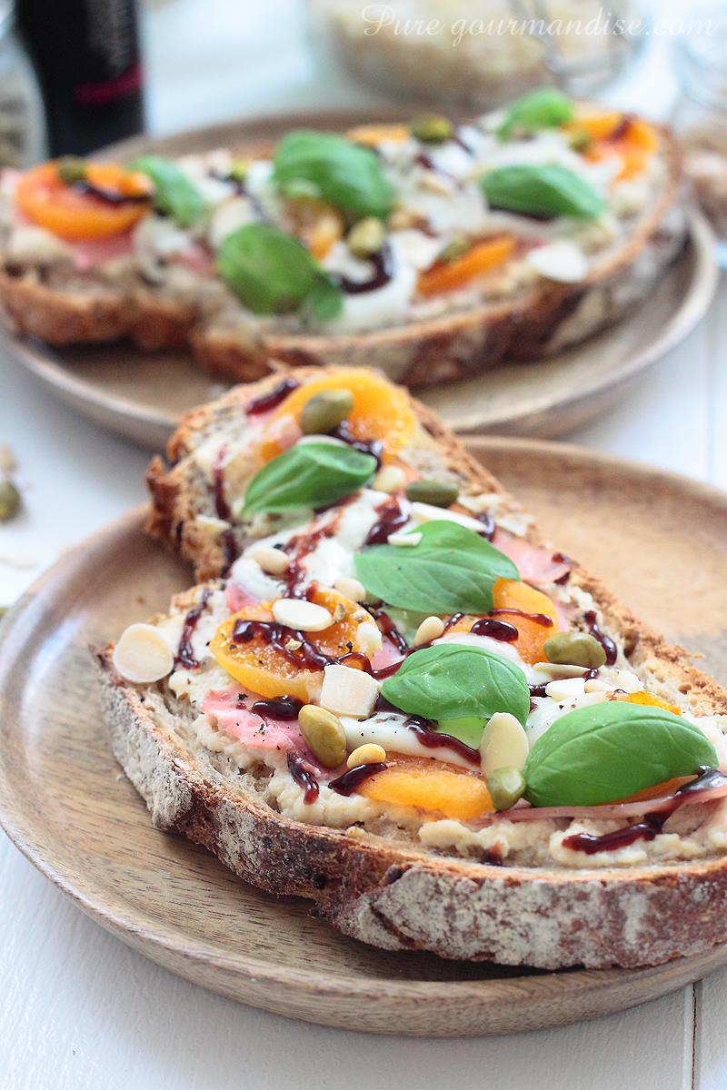 Tartines à l'abricot et au prosciutto - Pure Gourmandise