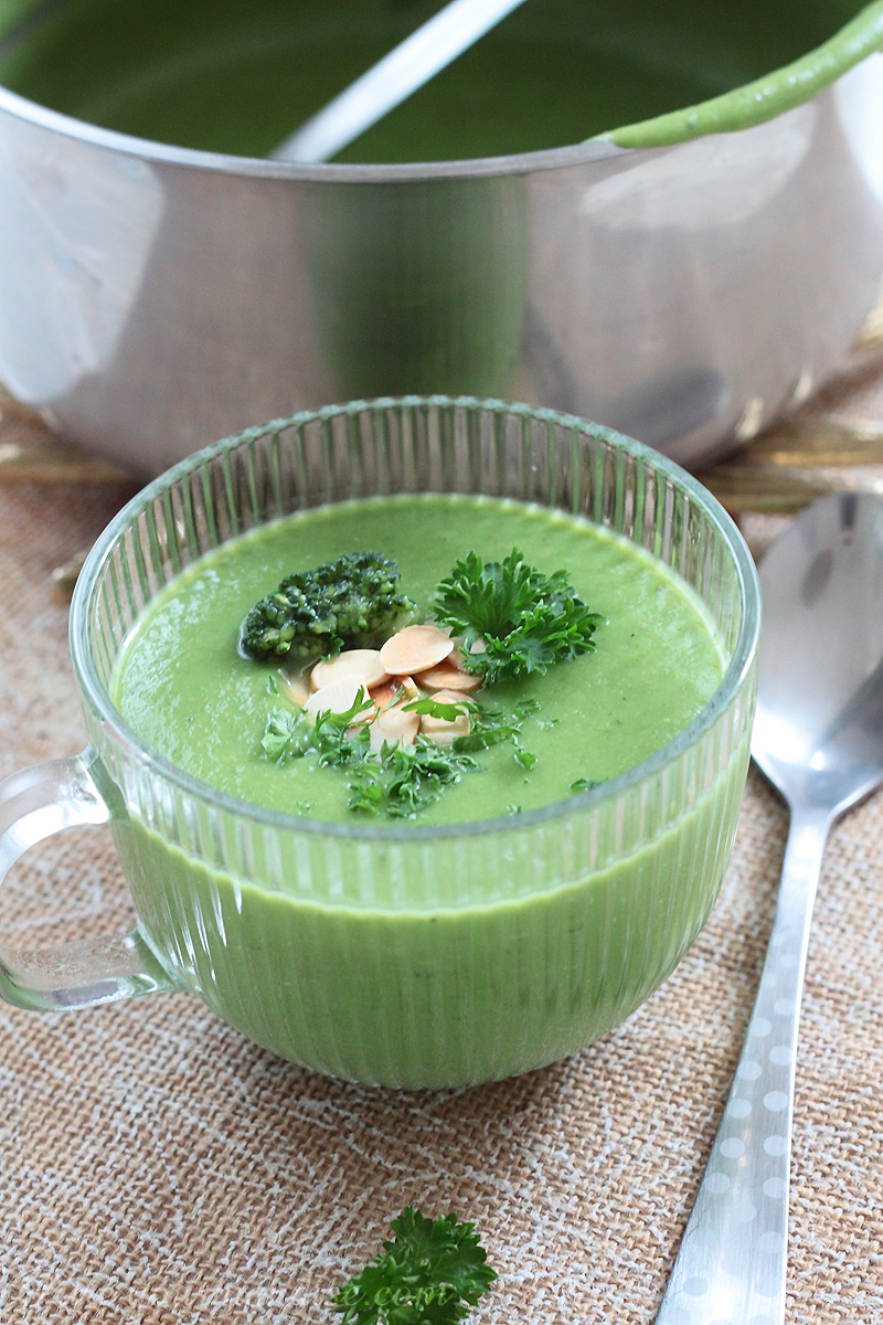 Velouté de brocolis aux amandes - Pure Gourmandise